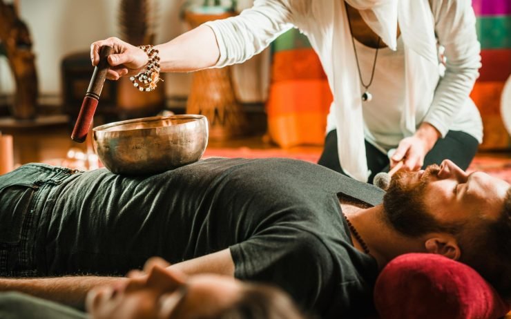 tibetan-singing-bowl-PCRNF5G.jpg